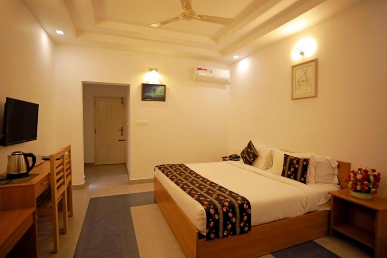 Iceberg Hill View Resort Munnar Bagian luar foto